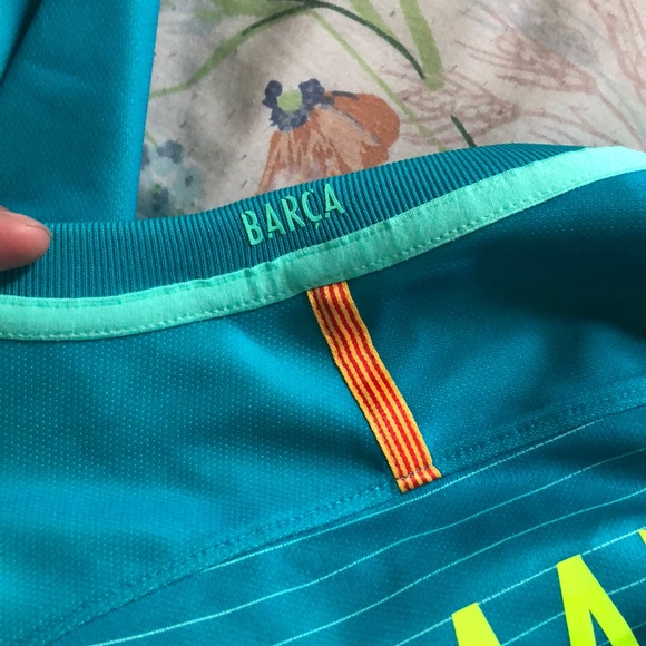 Barcelona soccer jersey with neymar print - Picture 3 of 5